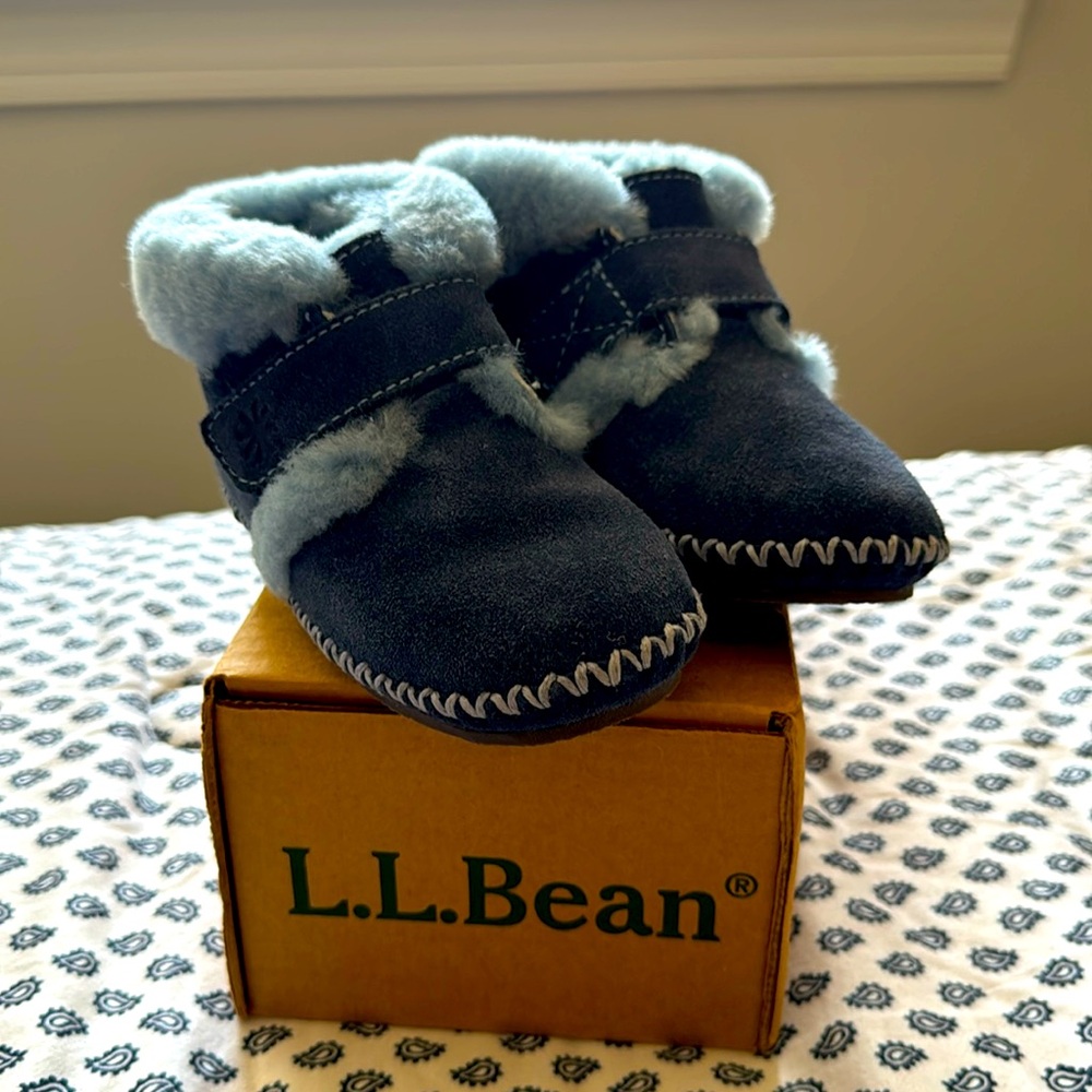 L.L. Bean Toddlers' Wicked Good Slippers
Size 7-8 Toddler Unisex